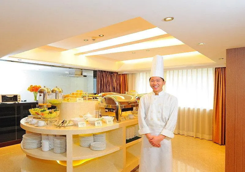 Hotel Beverly Plaza Macau 4*,