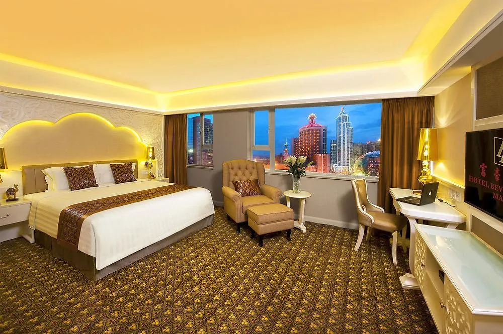 Hotel Beverly Plaza contacts