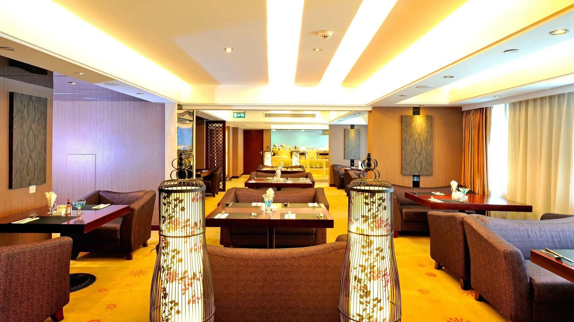 Hotel Beverly Plaza Macau 4*,