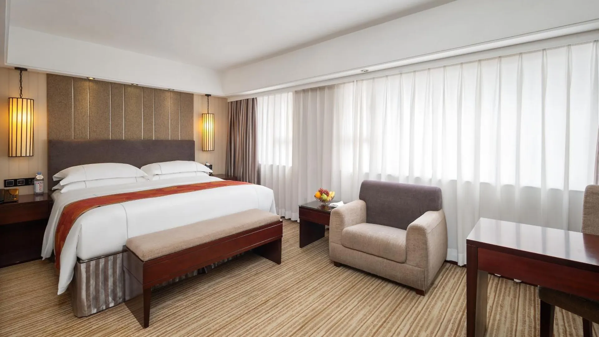 Hotel Beverly Plaza Макао 4*,