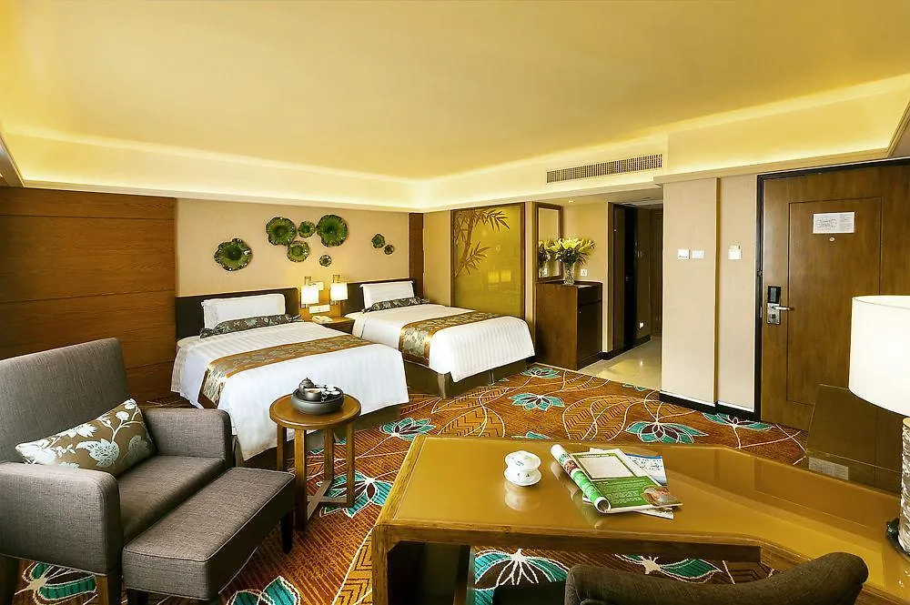 Hotel Beverly Plaza Макао 4*,