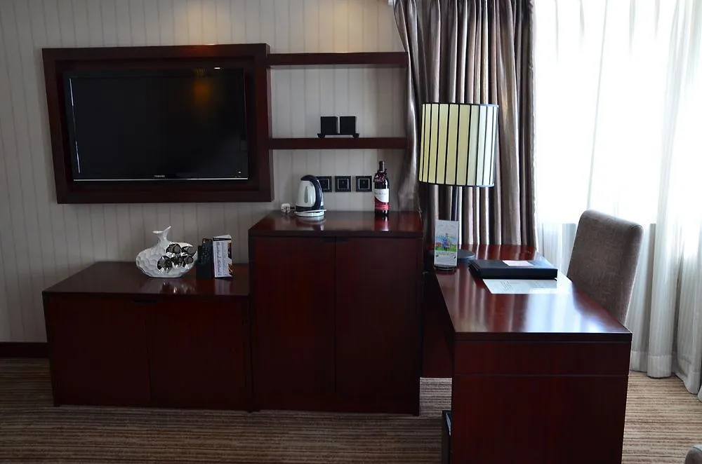Hotel Beverly Plaza Macau 4*,  China